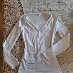 Popular 21 White Long Sleeve V-Neck Top Size Large